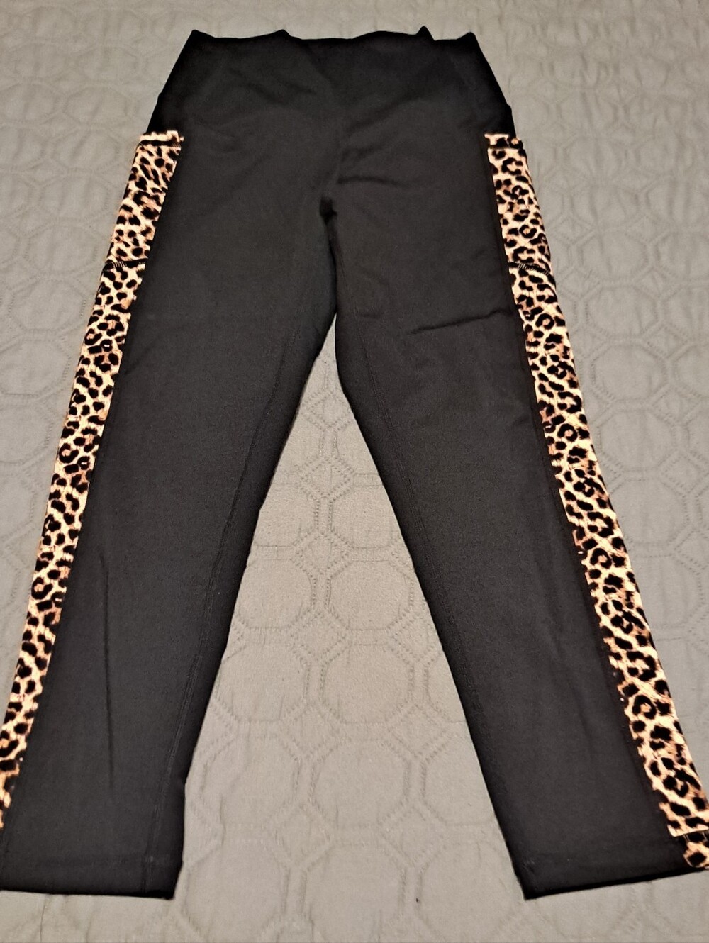 Zyia Active Black Leggings with Leopard Side Stripe Sz 4